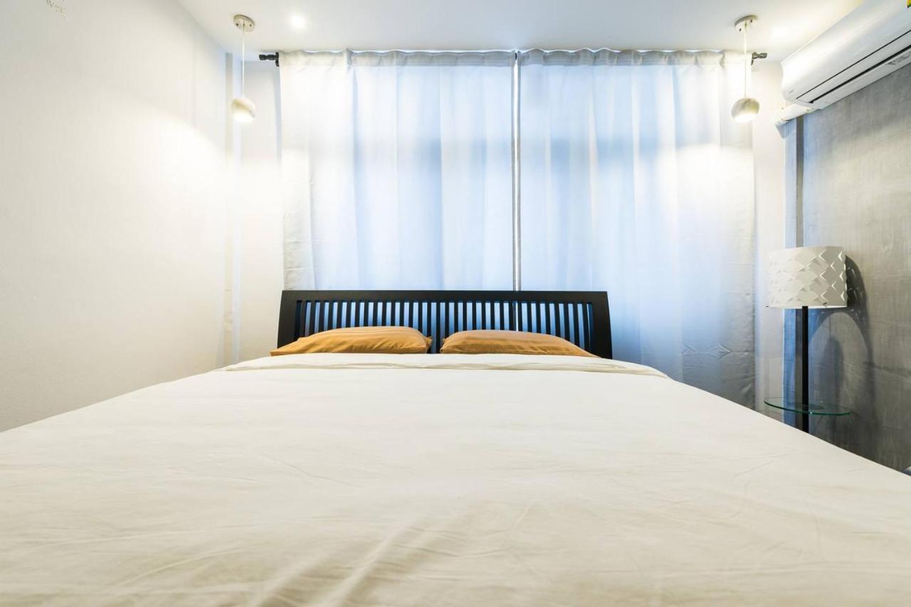 בנגקוק Inner Old Town 196 Chic Guesthouse - Self Check In מראה חיצוני תמונה